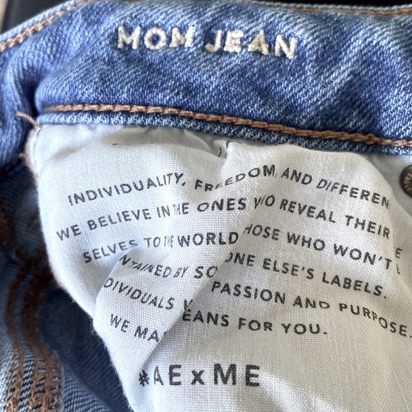 American Eagle High Rise Mom Jeans - Picture 4 of 7